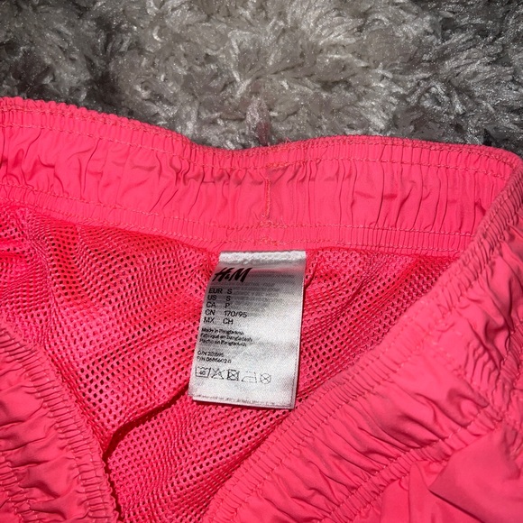 H&M Men’s swim shorts Small Pink - Picture 2 of 2